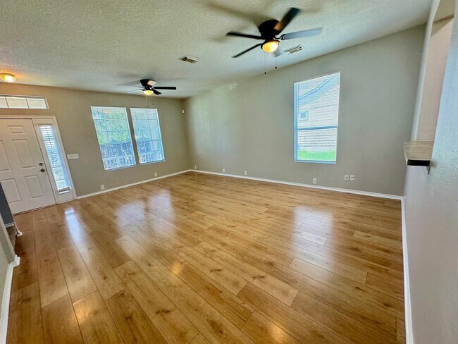 Foto del edificio - 2119 Rustling Trees Way