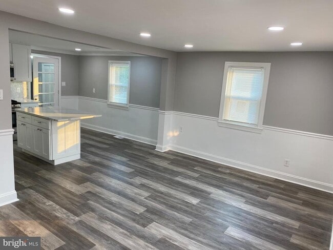 Foto del edificio - 404 Abbott Rd