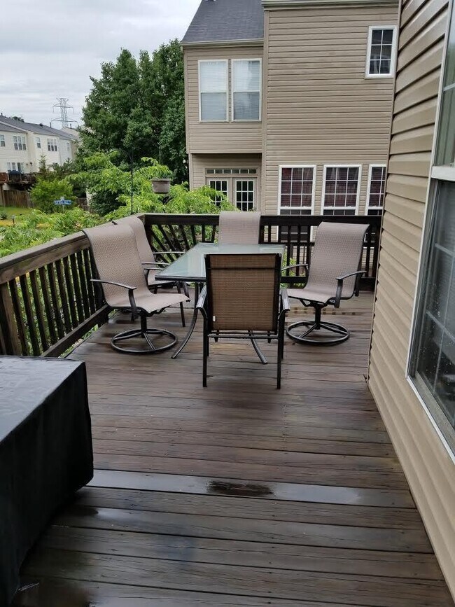 Foto del edificio - 2566 Thorncroft Plz