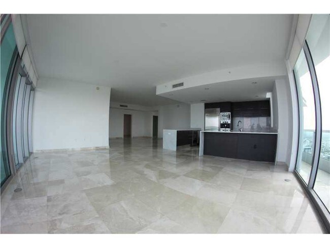 Building Photo - 900 Biscayne Blvd