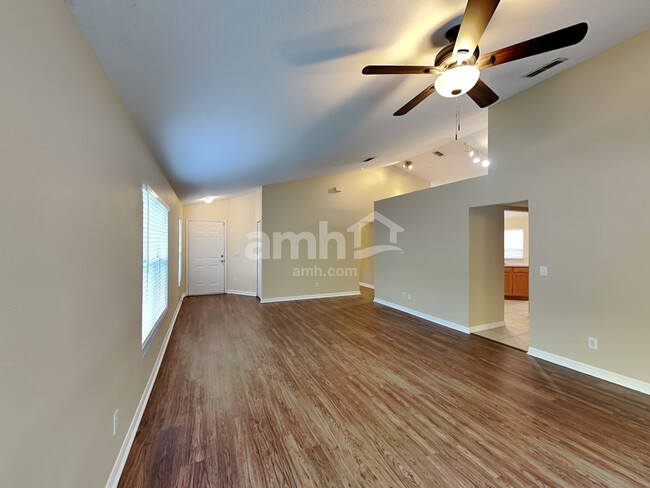 Foto del edificio - 13811 Valleybrooke Ln