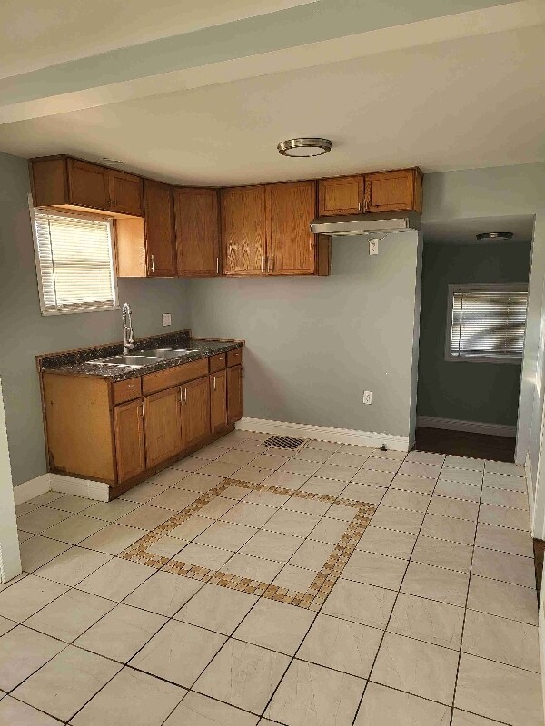 Foto del edificio - 7144 W 74th St