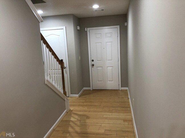 Building Photo - 139 Shenandoah Dr