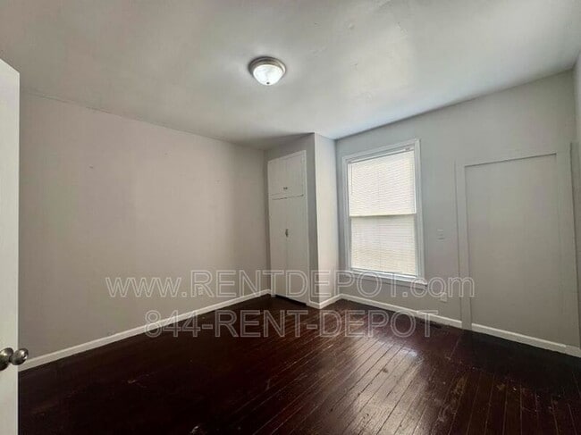 Building Photo - 1312 E Olive St