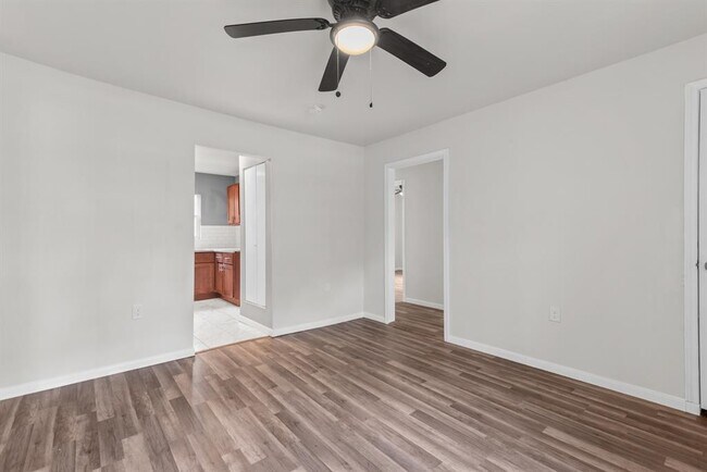 Foto del edificio - 5217 Pederson St