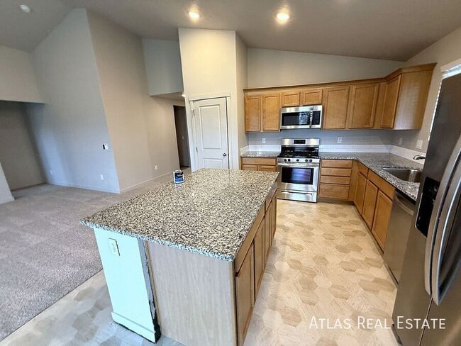 Building Photo - 3007 N Cherry Grove Way