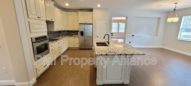 Building Photo - 10114 Stratford Pointe Ave