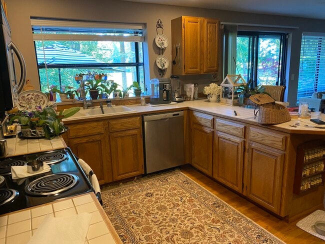 Foto del edificio - 25733 Lake Wilderness Country Club Dr SE