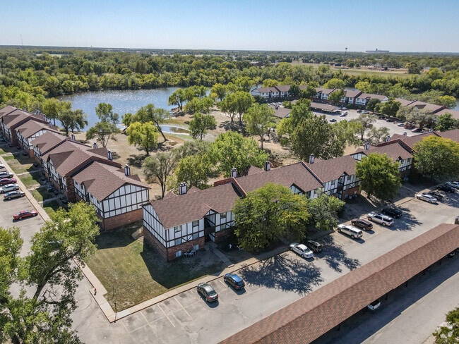 Aerial - Magnolia Lake Apartments