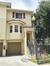 Building Photo - 8940 NE 8th Ave