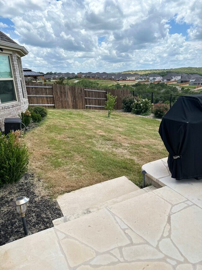 Patio interior - 22208 Coyote Cave Trl