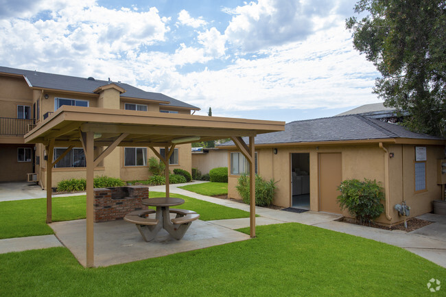 Barbecue Area - Easter Manor Apartments