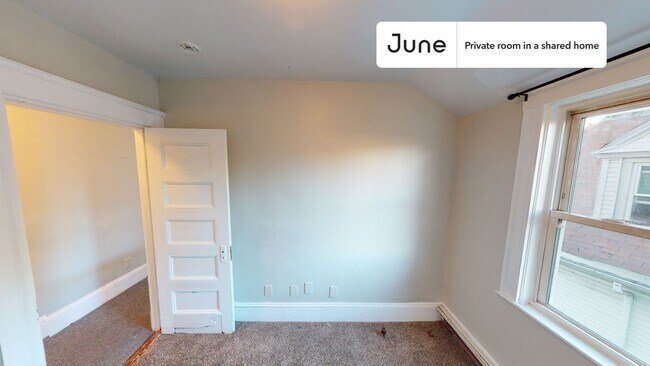Foto del edificio - Room in Shared 5 bed/2 bath home