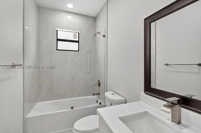 Foto del edificio - 631 Summit Ave S