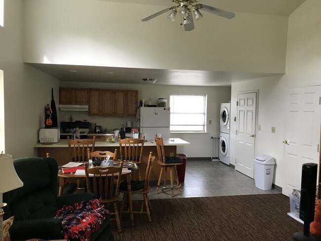 Foto del edificio - 875 Willard St