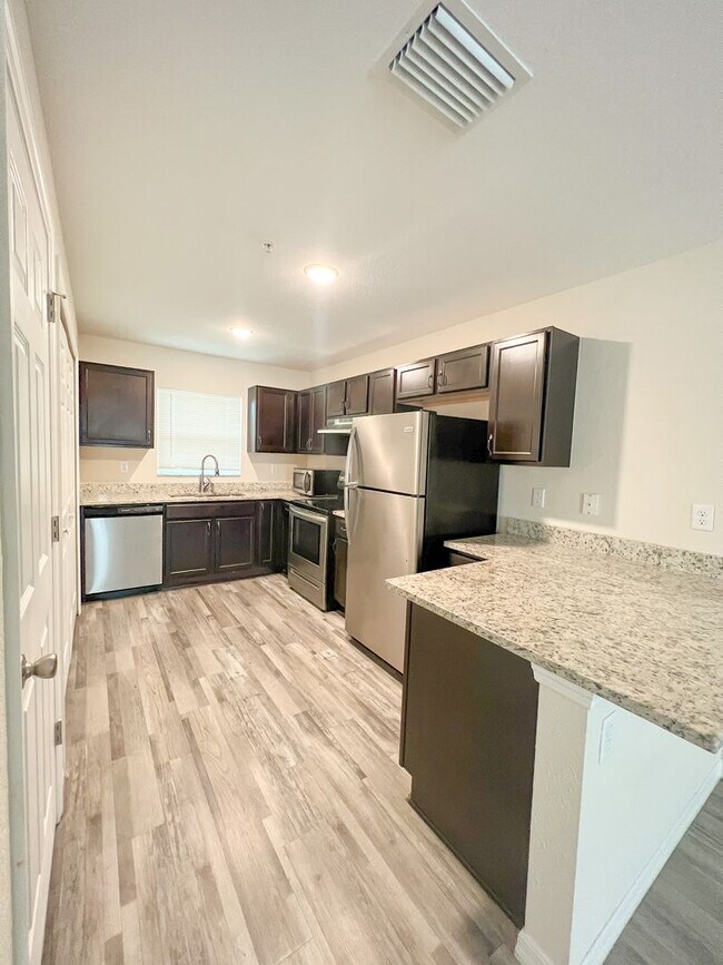 Building Photo - Charming 2 Bedroom, 2 Bathroom Home in Oca...