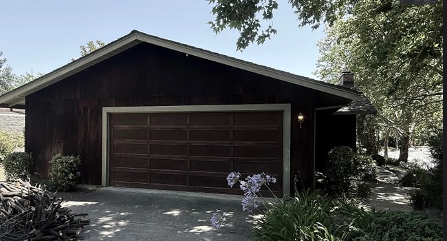 Building Photo - 592 Old Orchard Dr