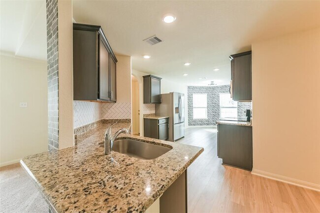 Building Photo - 15238 Snowdrop Field Dr