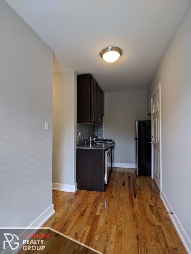 Building Photo - 2752 N Mildred Ave