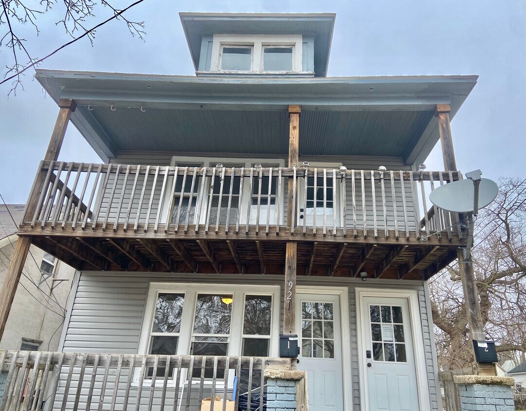 Primary Photo - 921 Watson St SW