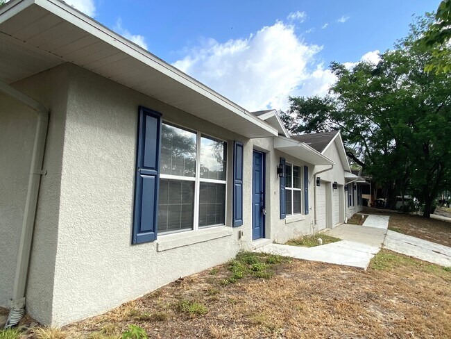 Building Photo - 111 Sunnyside Dr