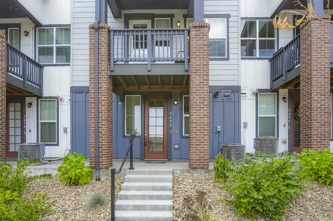Foto del edificio - Modern 2-Bed, 2.5-Bath Townhome with Garage
