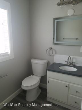 Foto del edificio - 3030 E Artesia Blvd