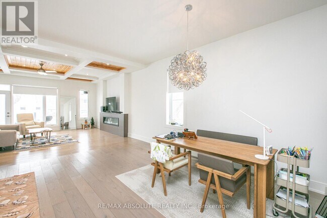 Photo du bâtiment - 246-246 Westhaven Crescent