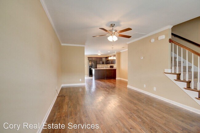 Building Photo - 2 br, 2.5 bath House - 310 Sam Houston Circle