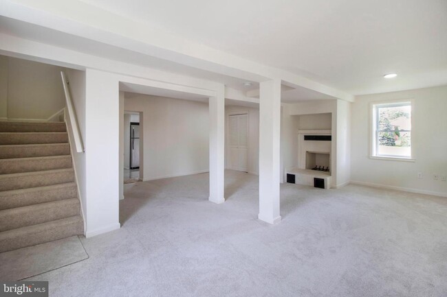 Building Photo - 11904 Robinwood Dr