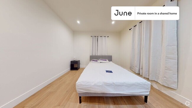 Building Photo - Private bedroom in 4 bed/4 bath Home