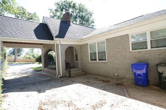 Foto del edificio - 714 Arlington Ave