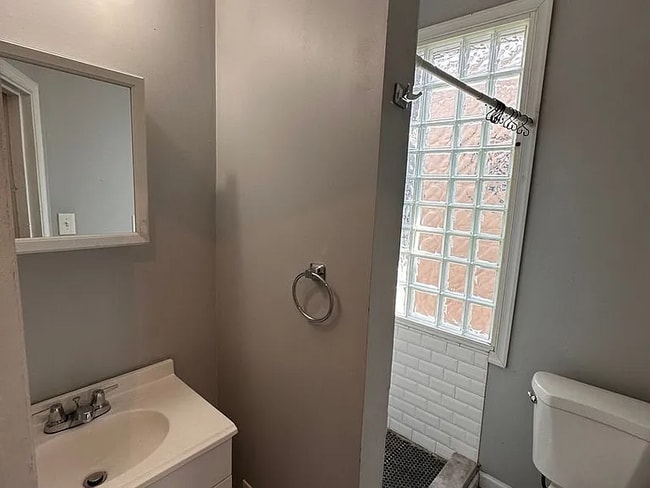 Photo - Beautiful 3BR house in great location.