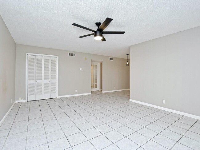 Building Photo - 8730 N Mopac Expy
