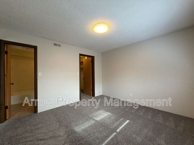 Building Photo - 1421 D St