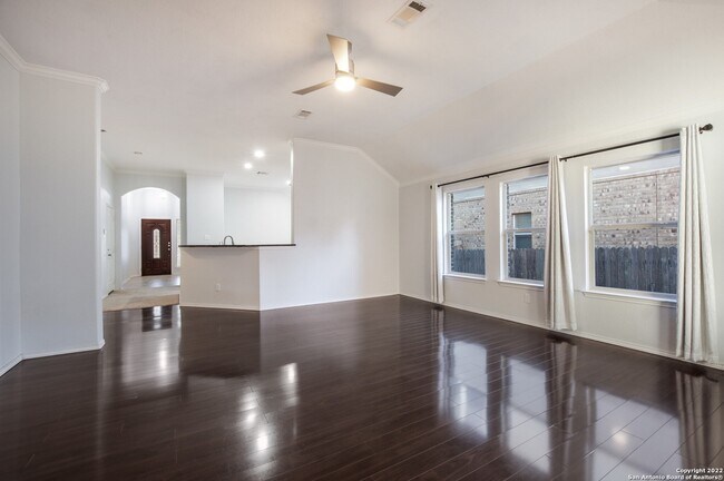 Building Photo - 532 Wagon Wheel Way