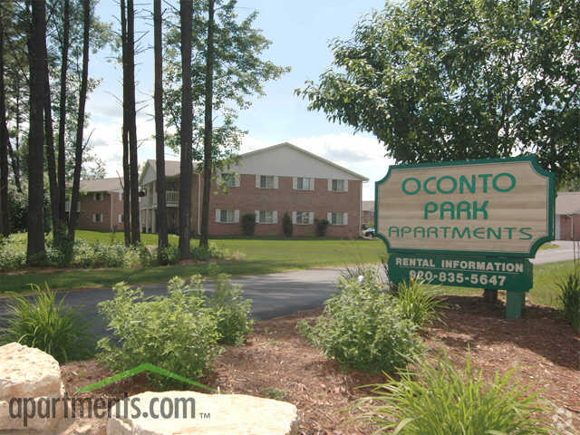 Entrance - Oconto Park Apartments