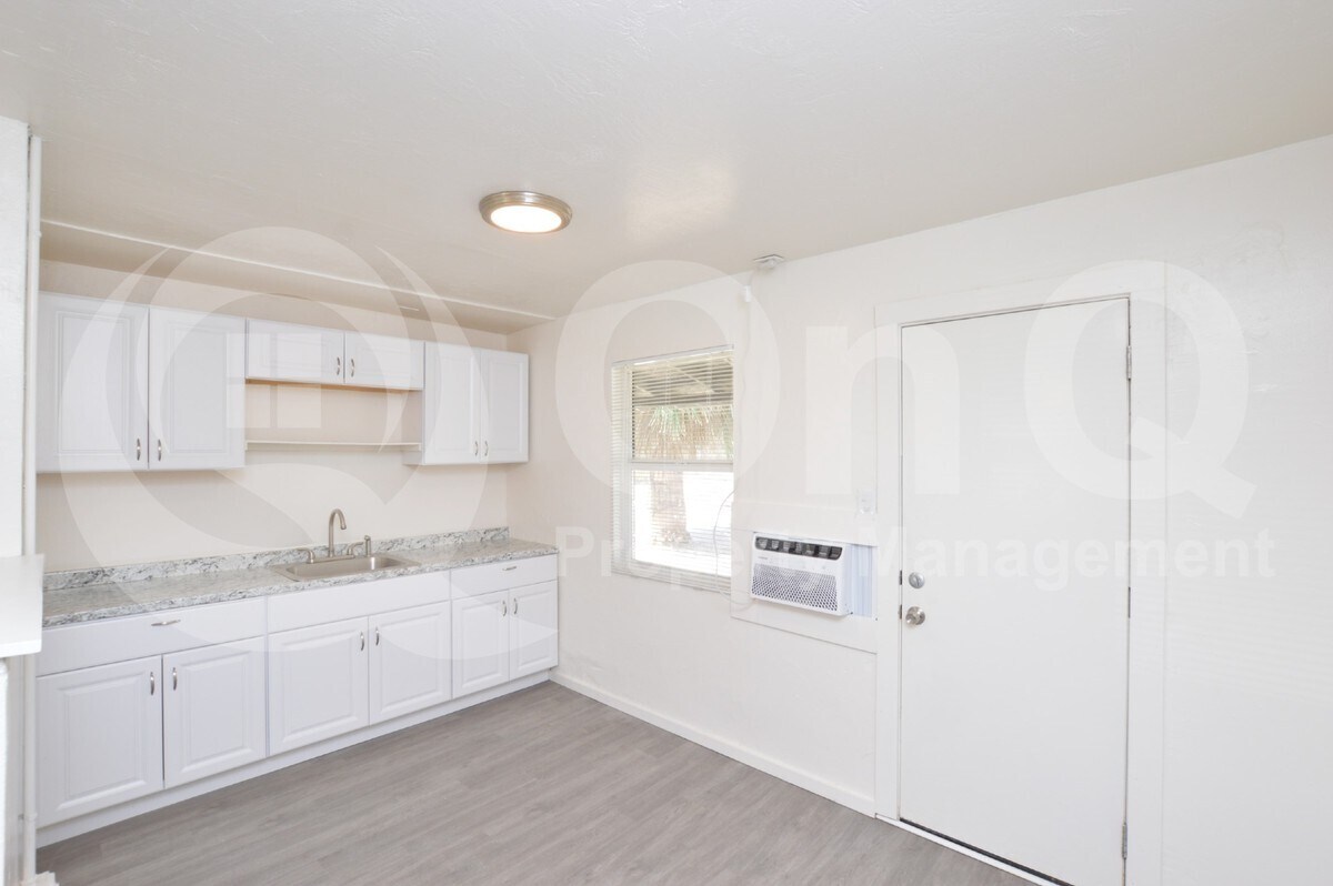 Photo - 7040 NW Grand Avenue