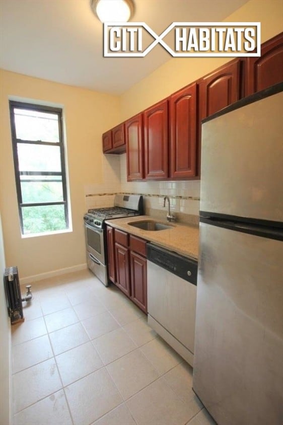 Primary Photo - 309 E 93rd St