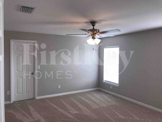 Building Photo - 1713 NW Juanita Pl