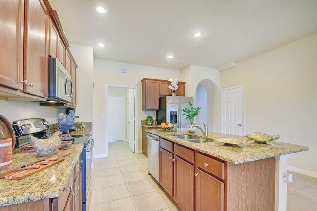 Building Photo - 10385 Wellington Parc Dr