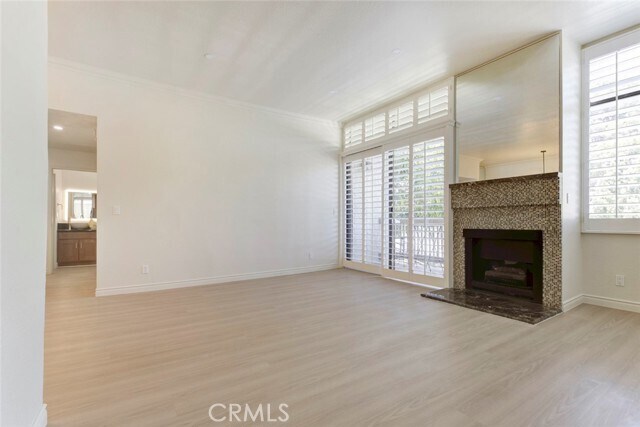 Foto del edificio - 10470 Riverside Dr
