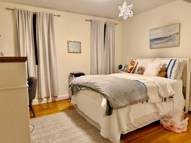 Building Photo - 1122 Commonwealth Ave