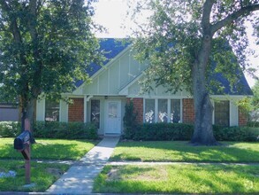 Building Photo - 11430 Sagemeadow Ln