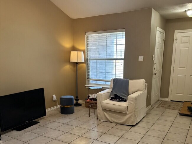 Foto del edificio - 1014 Sun Meadow Ct