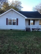 Building Photo - 9 Robbins Cir