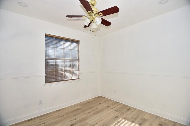 Building Photo - 1503 Natural Bridge Ln