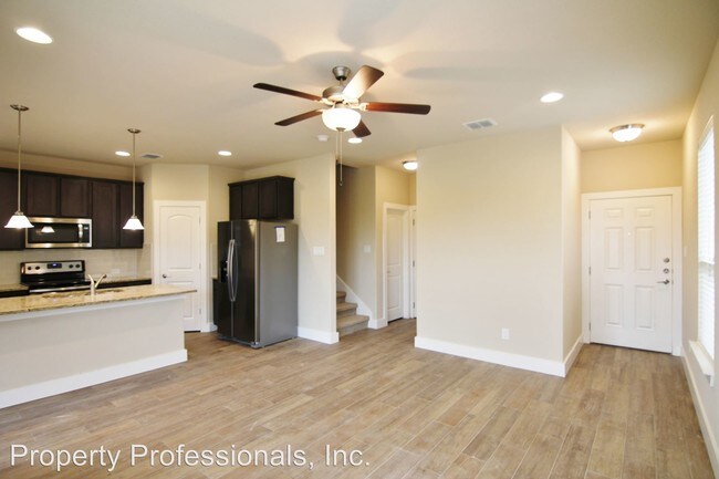 Building Photo - 919 Langesmill