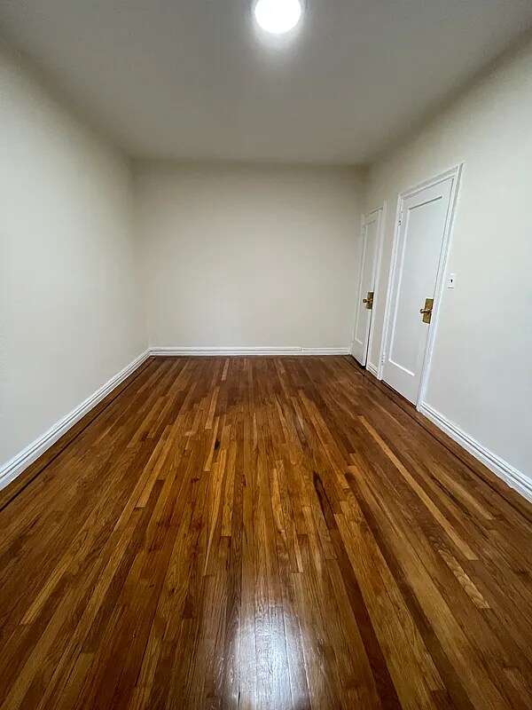 Foto del edificio - 37-47-47 61st St