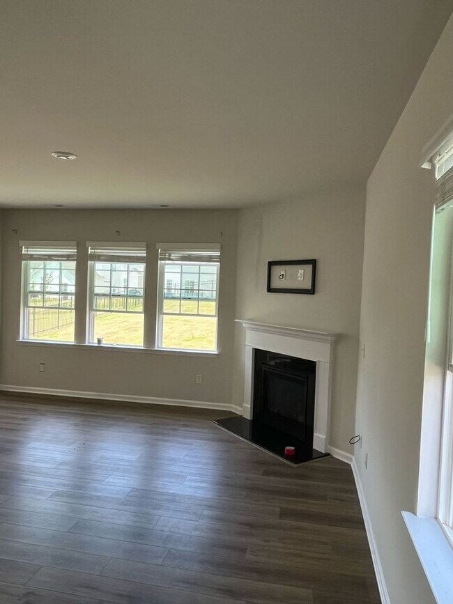 Foto del edificio - Beautiful Like new 3 bedroom Home in Gambi...